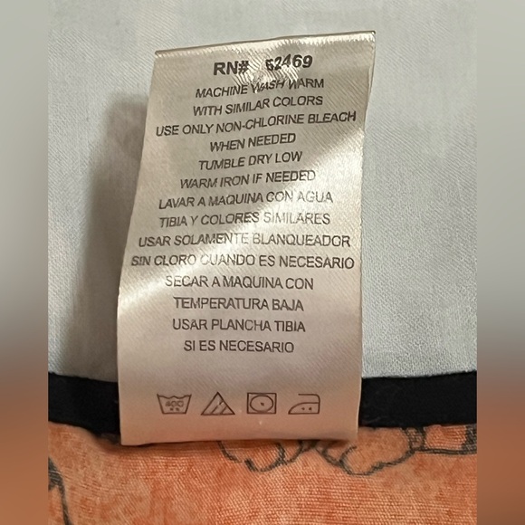 The Wonderful World of Disney Halloween Orange CheshireCat Scrub Top Pockets XL - Picture 7 of 11